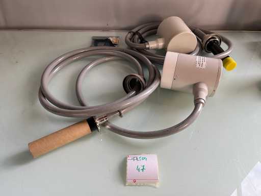 HITACHI - lot de deux broches 50E_1268 - pour Microscope H-7100