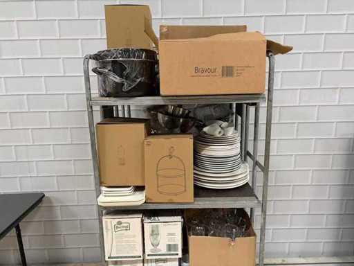 Loturi de diverse cești de cafea/pahare/farfurii/boluri 