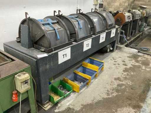 Schüttelfass mit 4 Trommeln