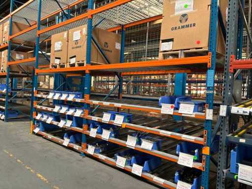 Pallet racking with roller compartments without content (2 times the field size)