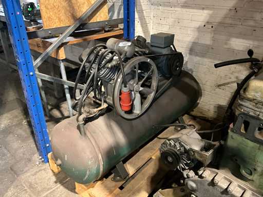 Compressore d'aria Crimex CM 240B del 1963