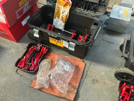 Boîte à outils Stanley Fatmax avec outil isolé 1000V