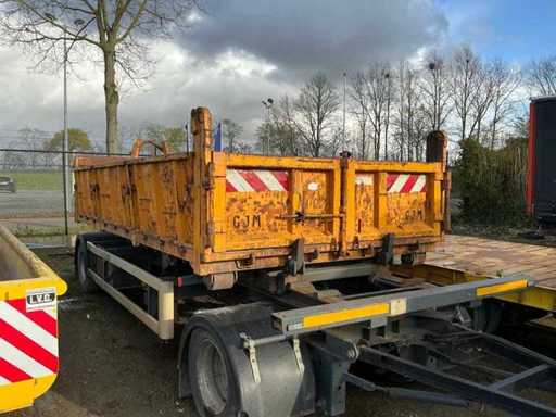 Disposal of waste container