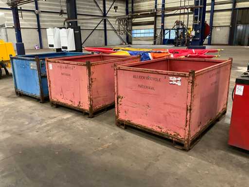 Contenitori impilati