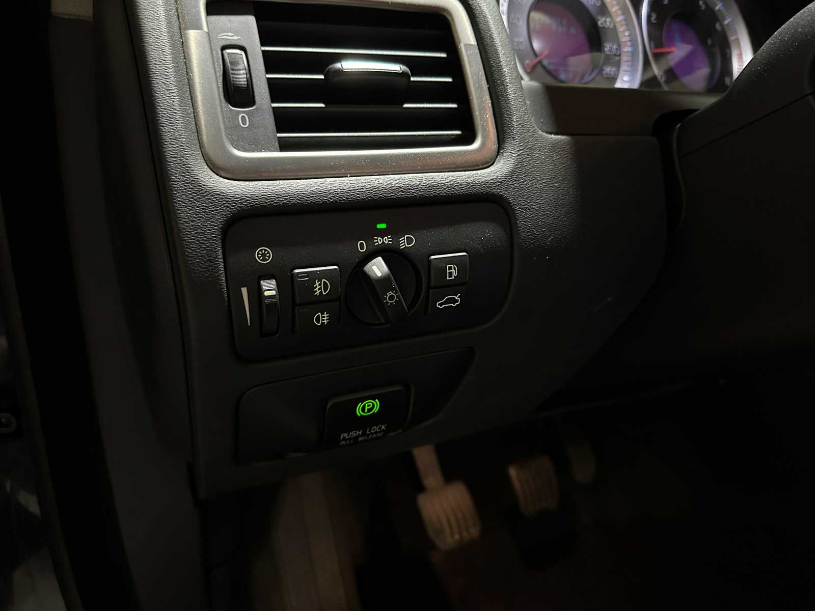 Volvo V70 1.6 T4 Limited Edition 179pk 2011 (Origineel-NL), 63-RSF-2