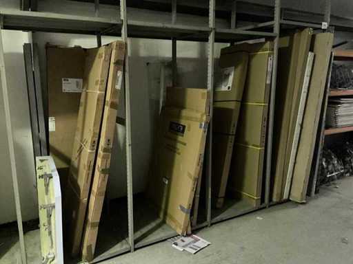 Ansammlung verschiedener sanitärer Einrichtungen