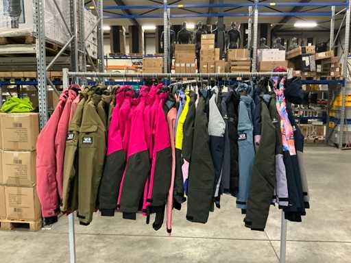 Partia różnych kurtek śnieżnych dla dziewcząt Rehall (38x)