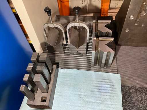 Veel prisma's en meetaccessoires