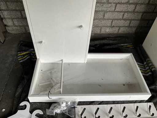 Cascando coat rack with hooks and hangers