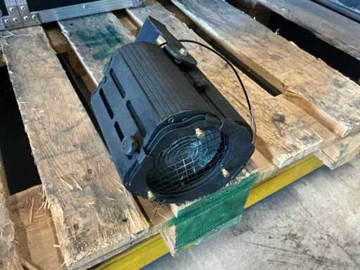 Mini phare de théâtre 300w avec lentille Fresnel - Platines (10x)