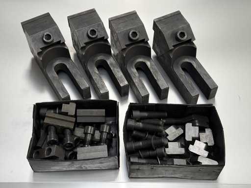 AMF 4 clamping claws 