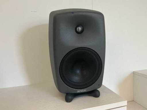Monitor bi-amplificat Genelec 8050B