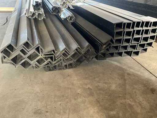 Aluminiowa linia narożnika 60x40mm (90x)