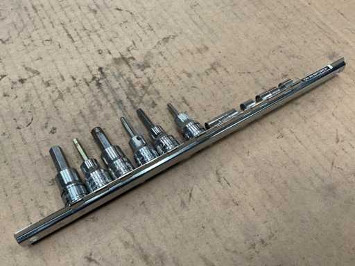 Jeu de douilles encliquetables