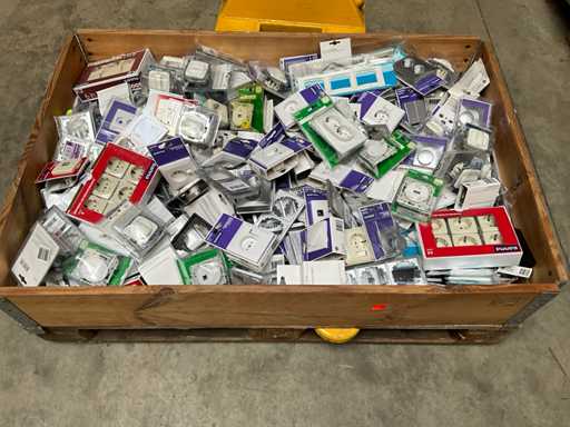 PALLETDEAL diverse schakelmateriaal en toebehoren
