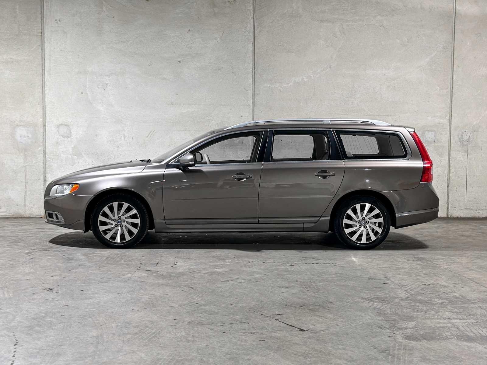 Volvo V70 1.6 T4 Limited Edition 179pk 2011 (Origineel-NL), 60-SKF-2