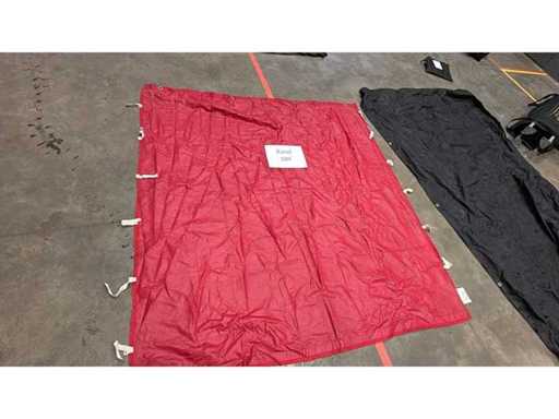 Toile de tente rouge