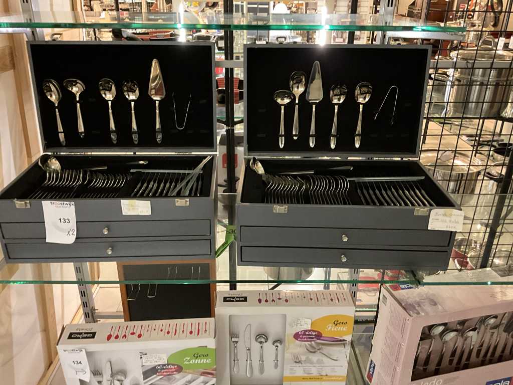 Cutlery cases (2x)