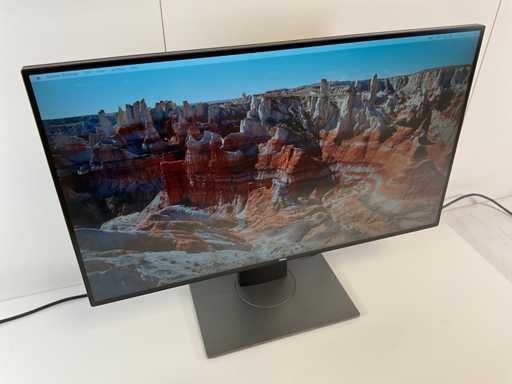 Dell (U2718Q) 27”, 3840x2160 (UHD) IPS Monitor