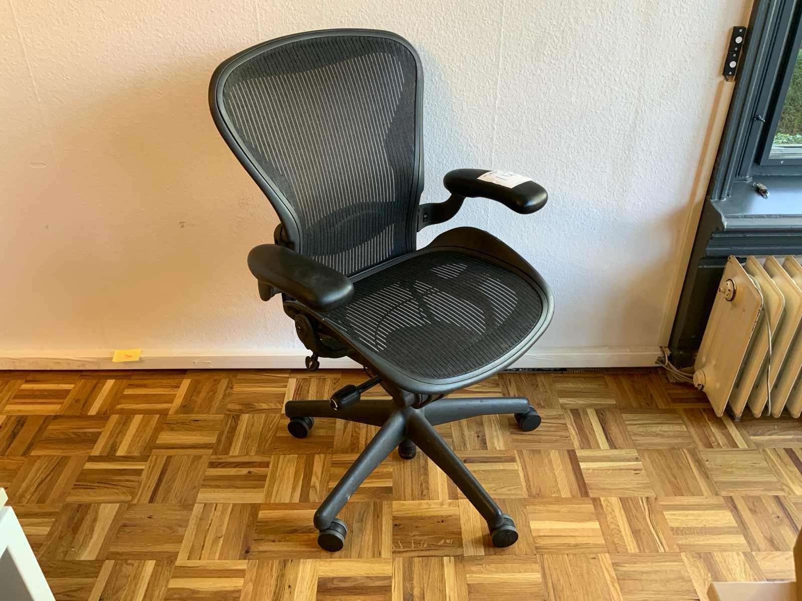 Herman miller aeron online auction