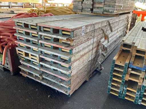 Posten Träger mit Schaltafeln