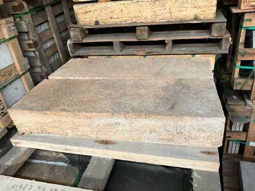 Blocchi per scale in pietra naturale (58x)