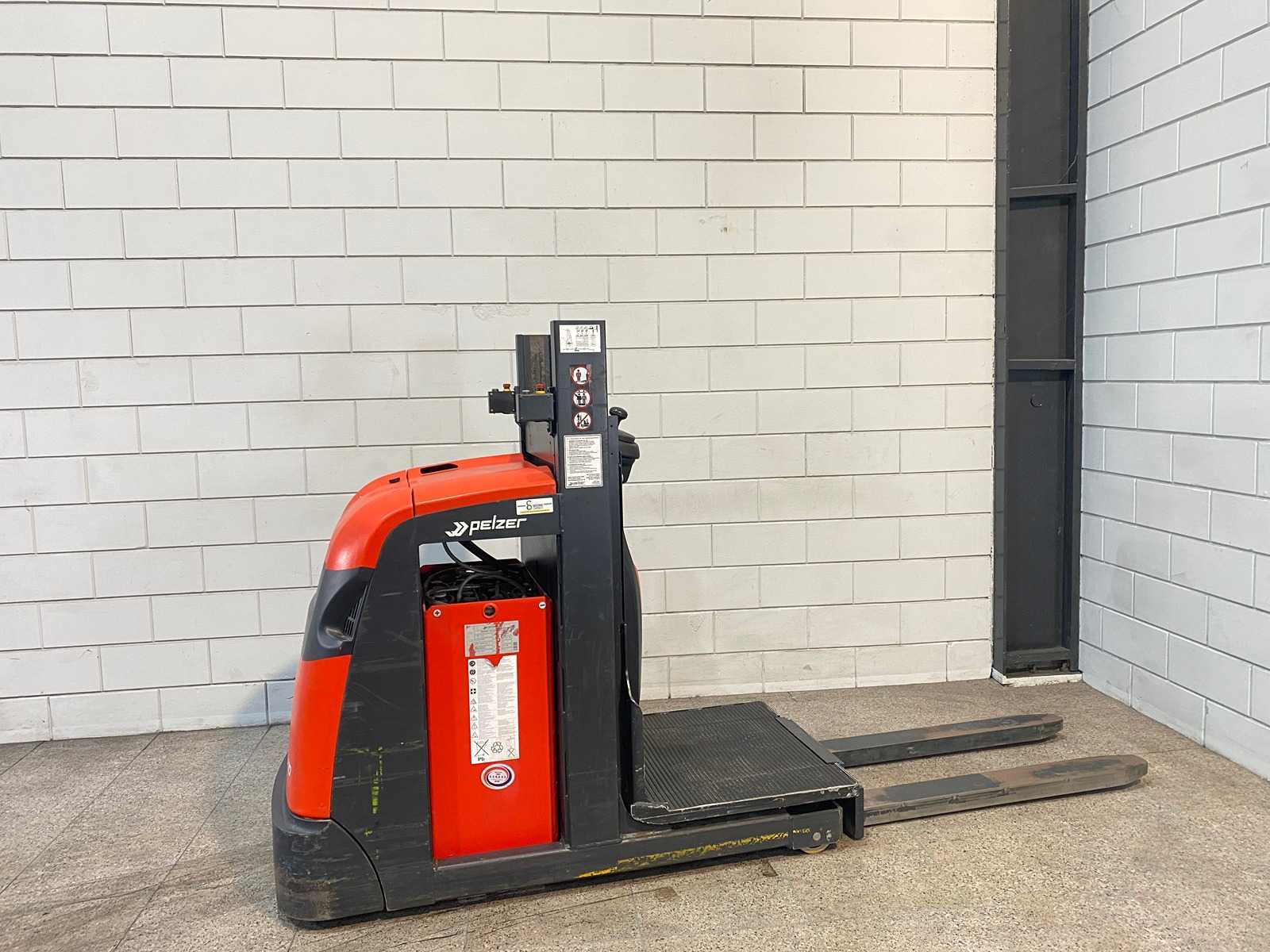 Linde – 2019 – V10-02 – Order picker