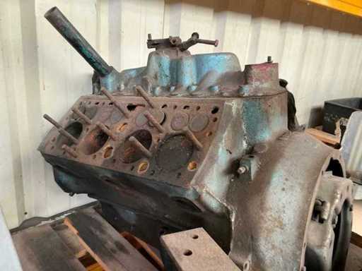 FORD V8 Car Engine