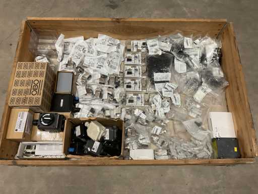 Charge von Installationsmaterialien