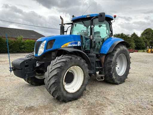 2009 New Holland T7040 Four-wheel drive farm tractor