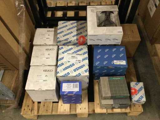 Verschiedene Bade- und Duschgegenstände