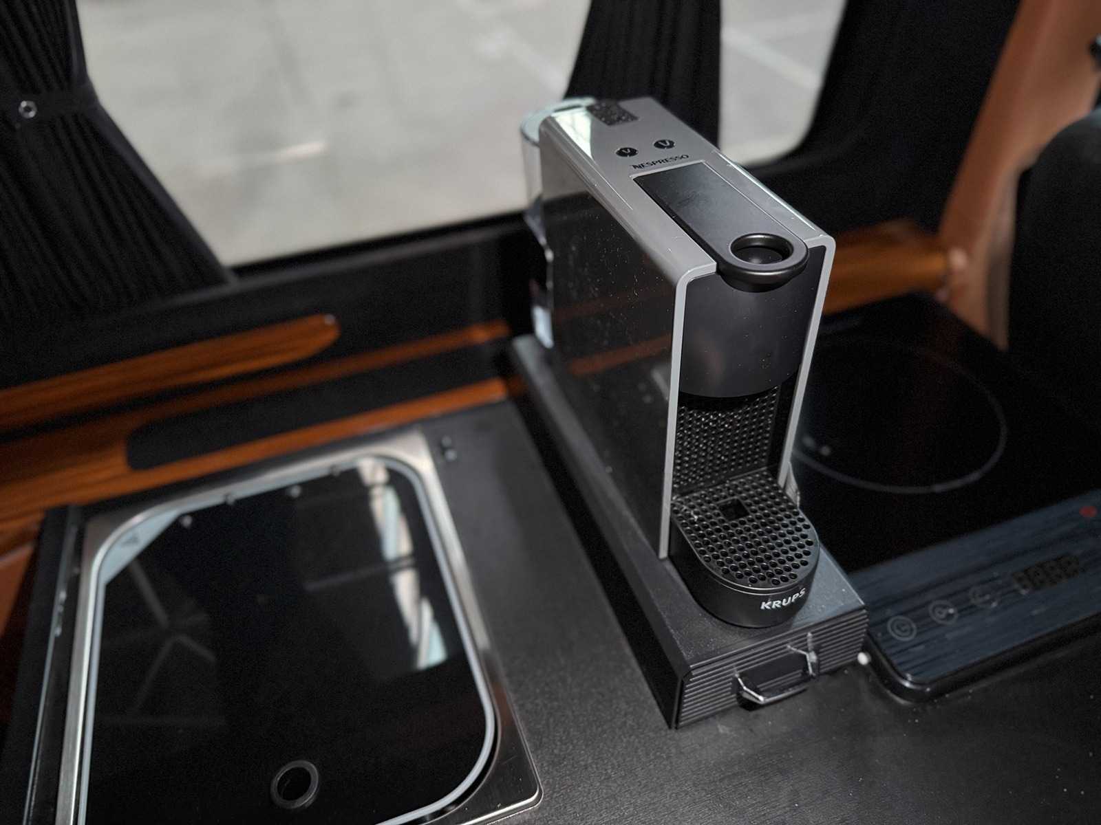 Volkswagen Transporter T6 VIP California Kampeerwagen 180pk 2021, HFF-38-X