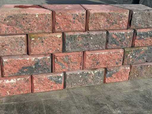 Wall blocks (approx. 160 pieces)