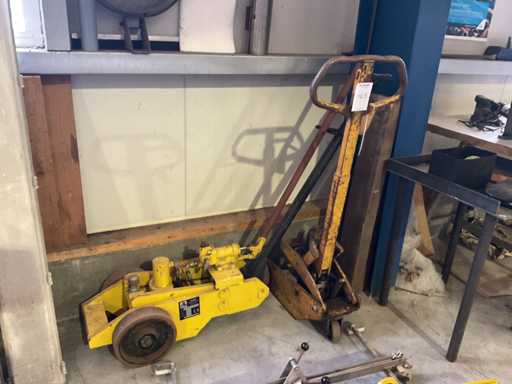 Cric ?i c?rucior de transport