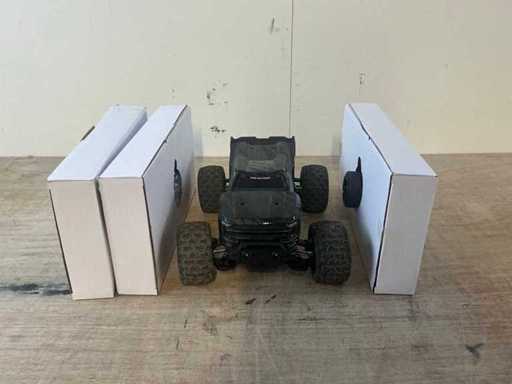 Amewi Hyper Go 1/14 R/C bezszczotkowy 4WD Truggy Educational