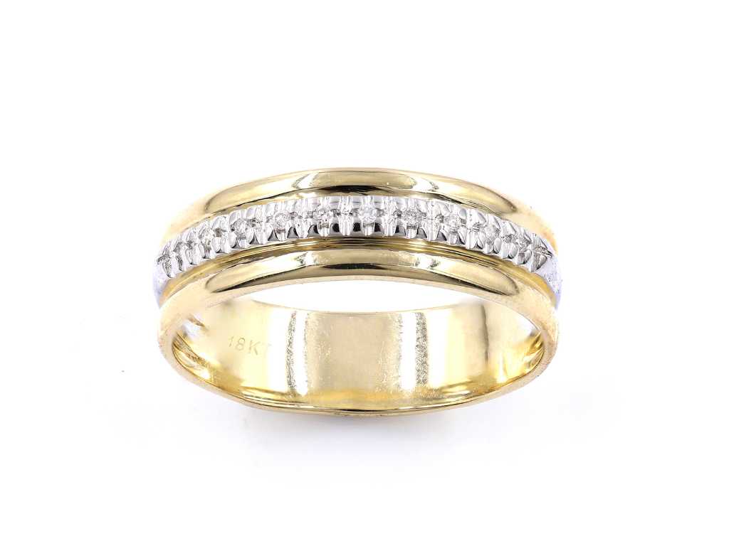 18 KT Yellow gold Ring with Natural Diamonds