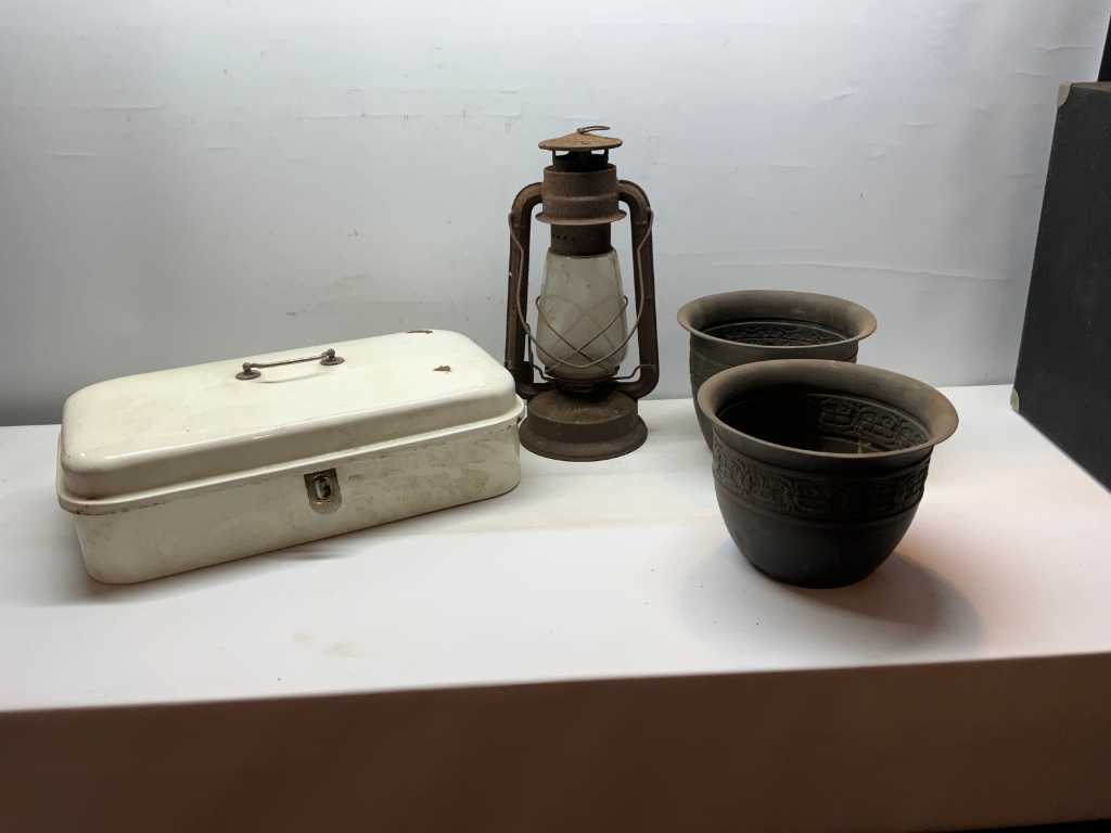 Lunch box, storm lamp and 2 metal flower pots