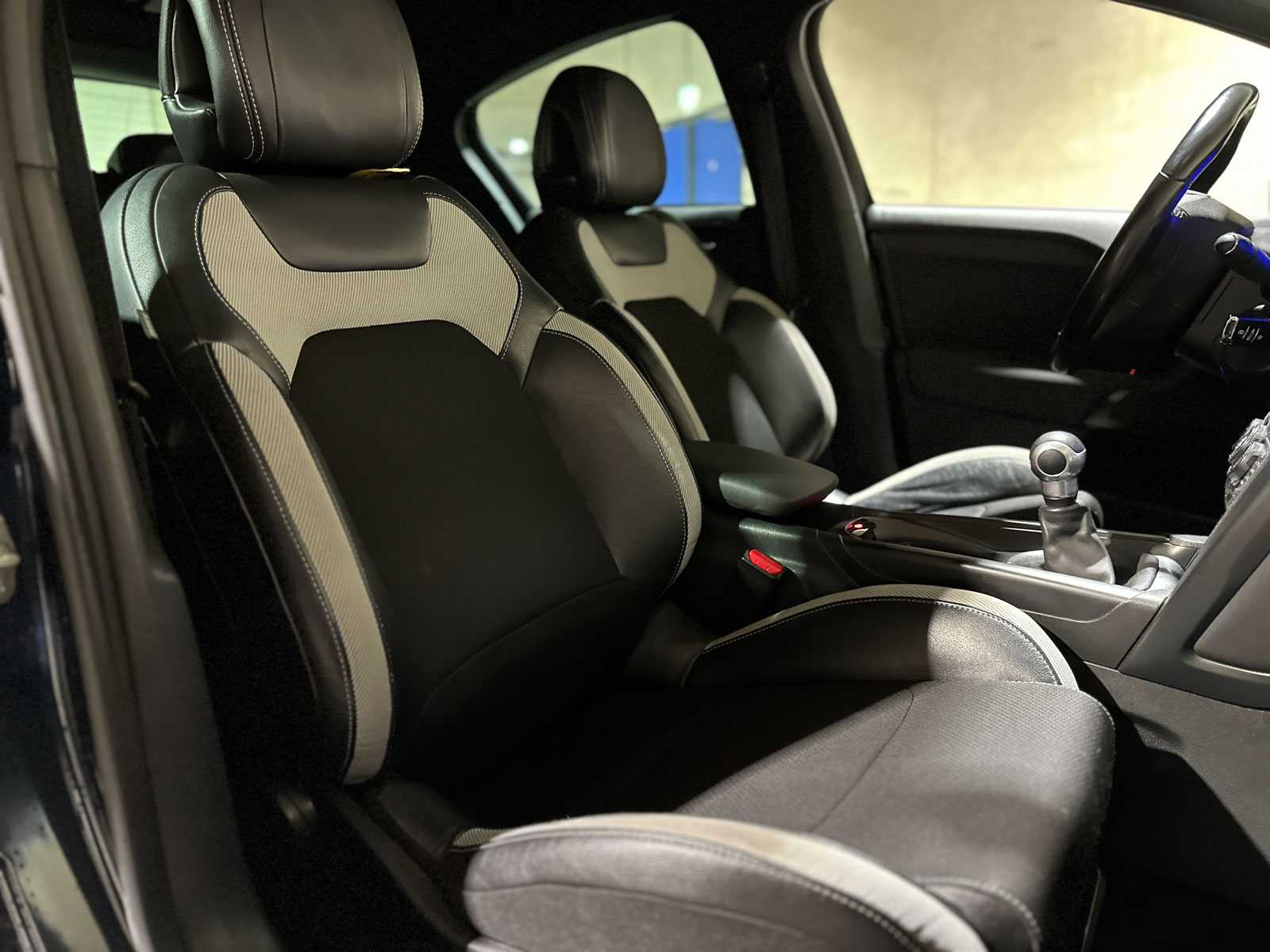 Citroen DS4 1.6 VTi So Chic 120pk 2011 (Origineel-NL), 32-RSX-3