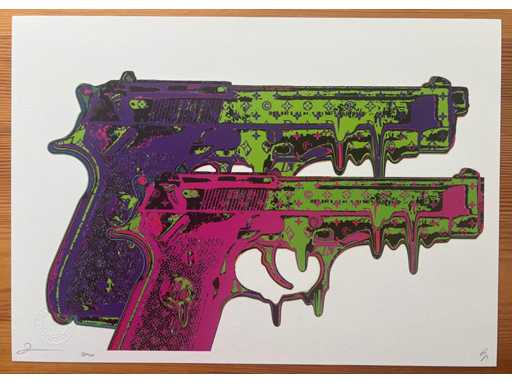 DEATH NYC : Vuitton Guns