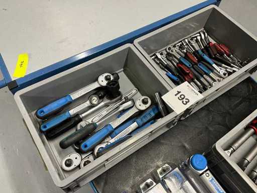 Batch of ratchet wrenches