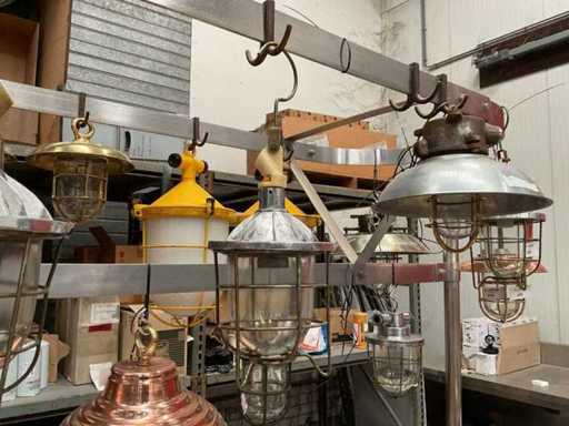 Lampa w stylu vintage granatowym