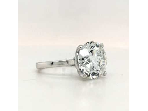 Anello in oro bianco 14 carati con 8,05 carati. diamante