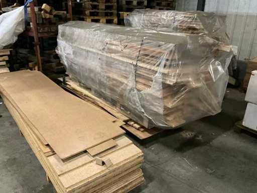 Lotto di legno inclusi sottosposto, cartone rigido, truciolato