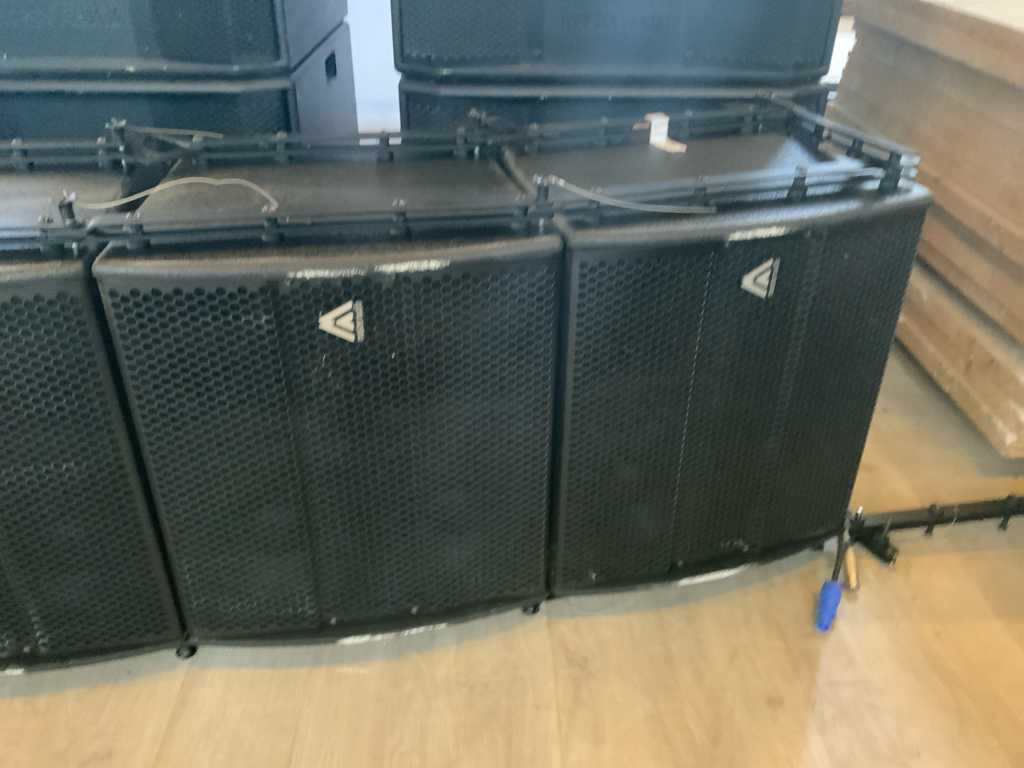 Line array master store audio