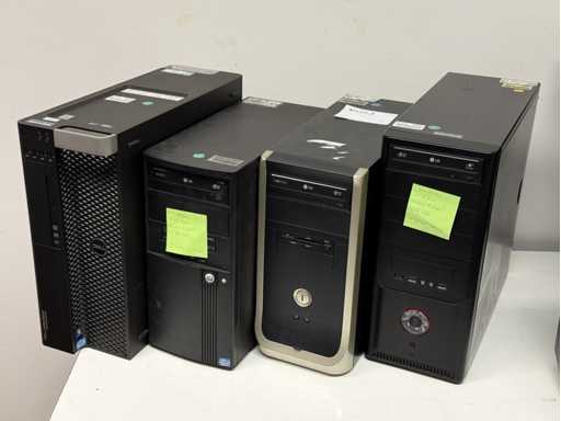   4 PC de bureau