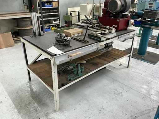 Tafel met 6 handmatige markeringsstations