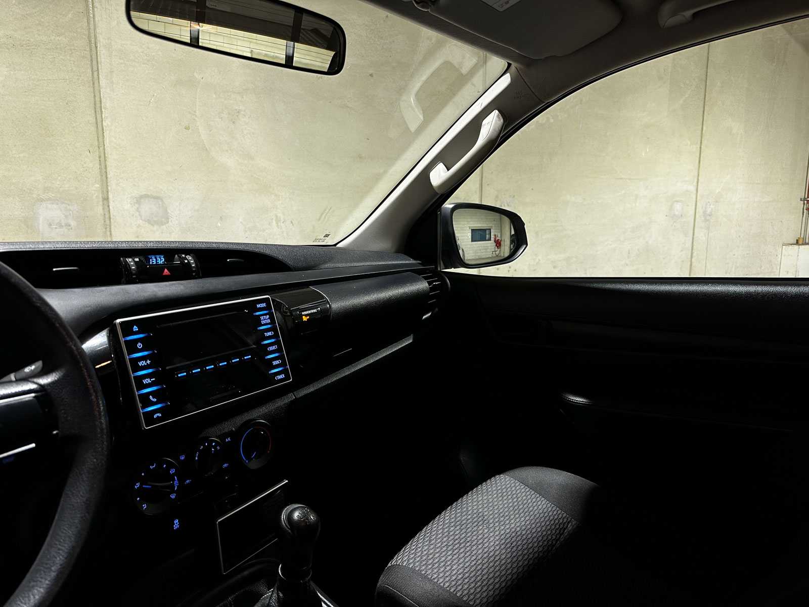 Toyota HiLux 2.4 D-4D-F Xtra Cab Comfort 150pk 2017 (Origineel-NL), V-833-JR