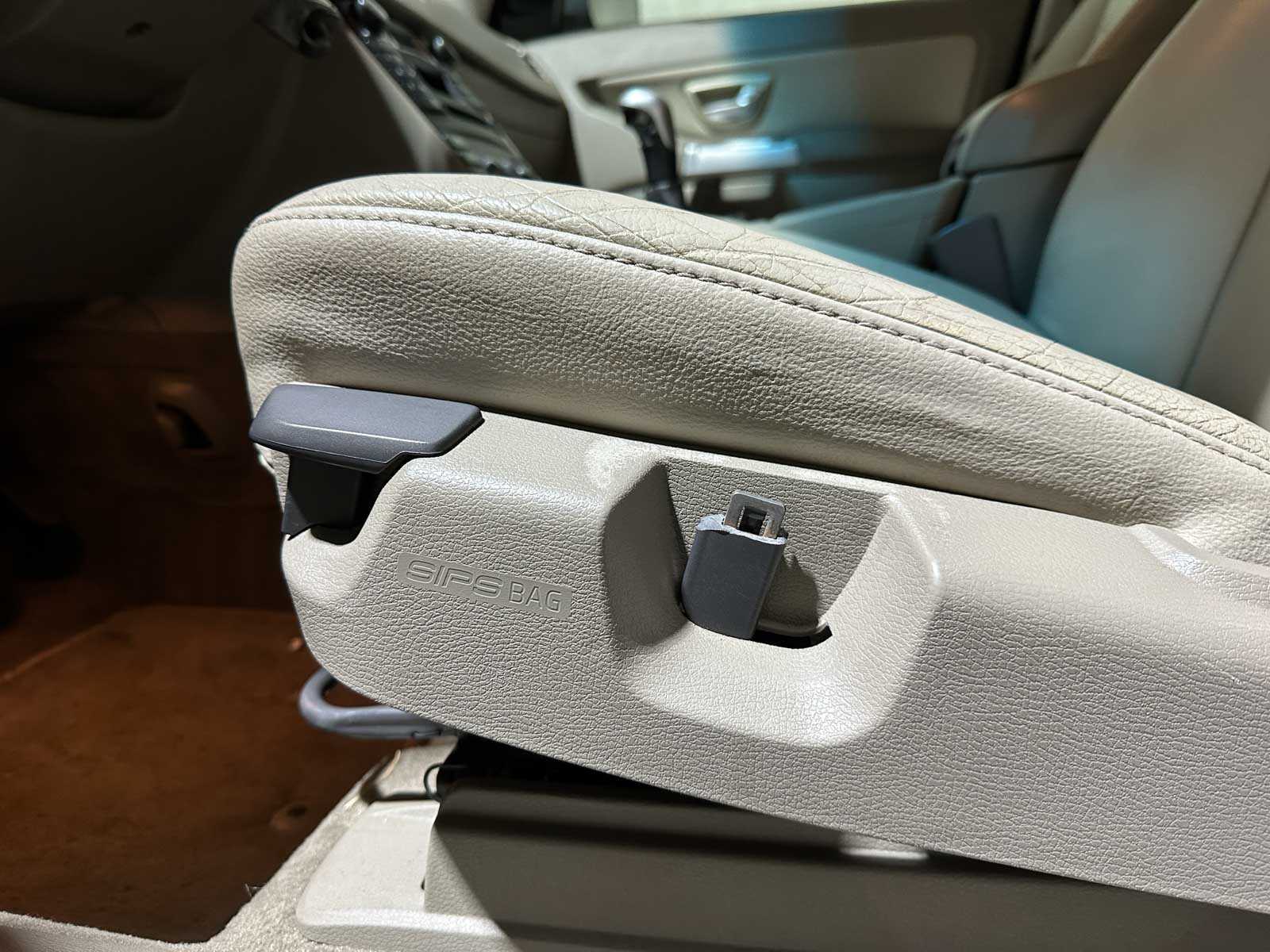 Volvo XC90 2.4 D5 Elite 163pk 2004, ZB-112-R