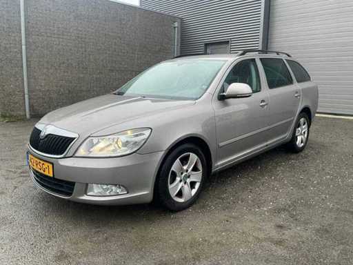 Skoda - 2011 - Octavia Combi - 1.2 TSI Ambition Bns - Car (XD-761-P)