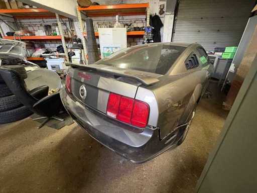 Ford USA - Mustang - 4.6 V8 GT - Voiture - 2005
